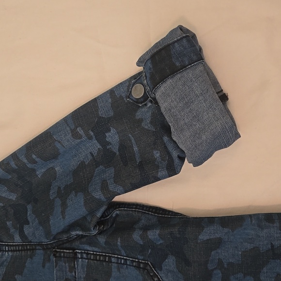 BlankNYC Blue Camouflage Denim Button Up Shirt Size XS - Picture 4 of 6